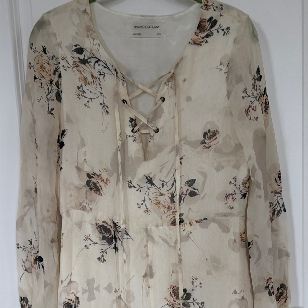Elegant Floral Long Sleeve Dress - Picture 3 of 7